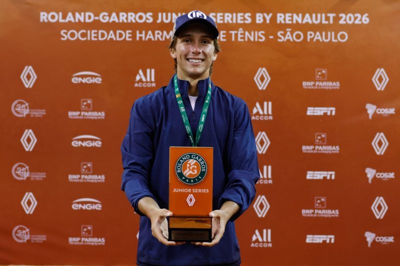Leonardo Storck conquista título emocionante e garante vaga em Roland Garros