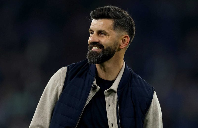 Schalke 04 feiert vorzeitig den möglichen Aufstieg – Trainer bleibt gelassen