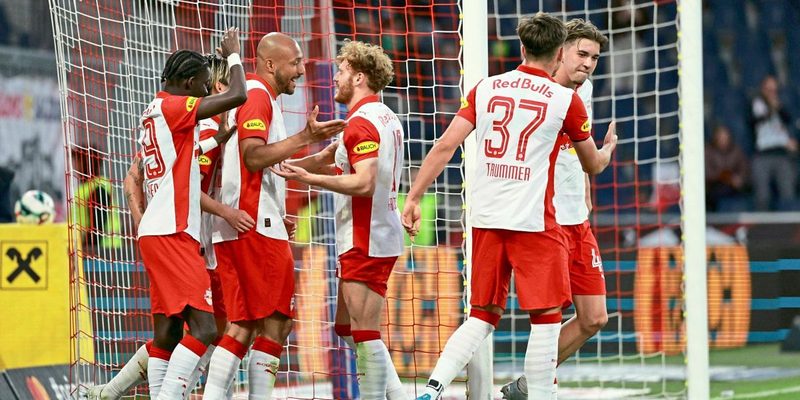 Red Bull Salzburg behauptet sich mit 3:1 gegen die Wiener Austria im Meisterrennen