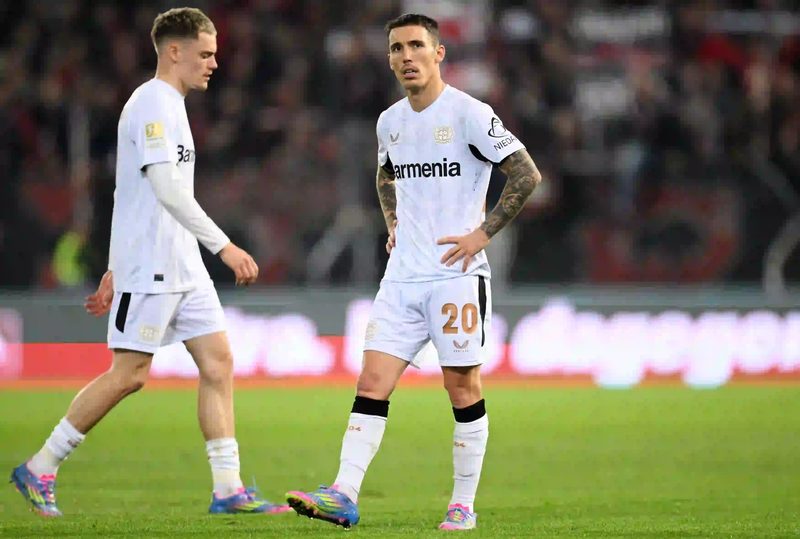 Grimaldo's Future Uncertain as Besiktas and Barcelona Eye the Left-Back