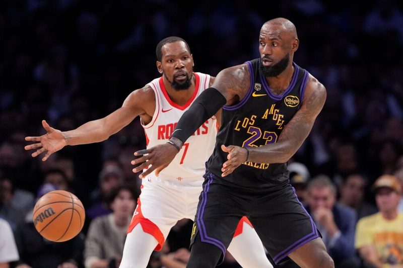 Notte di playoff NBA: 76ers e Trail Blazers pareggiano, Lakers dominano
