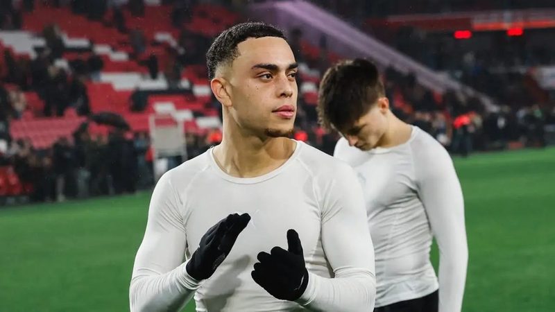 Dest Reflects on Barcelona Exit and Future Aspirations