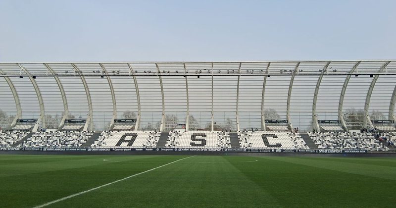 Fermeture de la tribune nord au stade de la Licorne après des incidents de l'Amiens SC