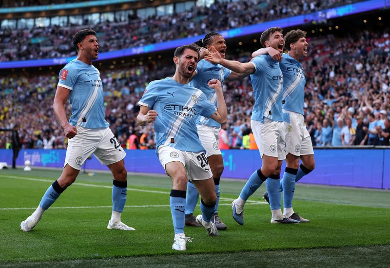Manchester City kämpft sich ins FA-Cup-Finale dank Nico's Traumtor