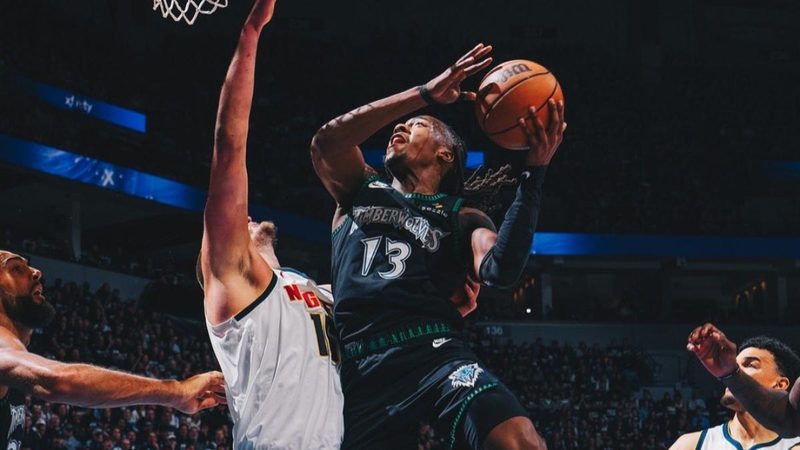 Los Nuggets de Jokic enfrentan un duro golpe en los playoffs tras caer ante Minnesota