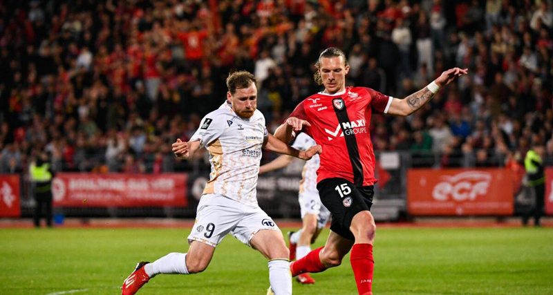L'US Dunkerque écrase l'US Boulogne 6-2 dans un derby spectaculaire