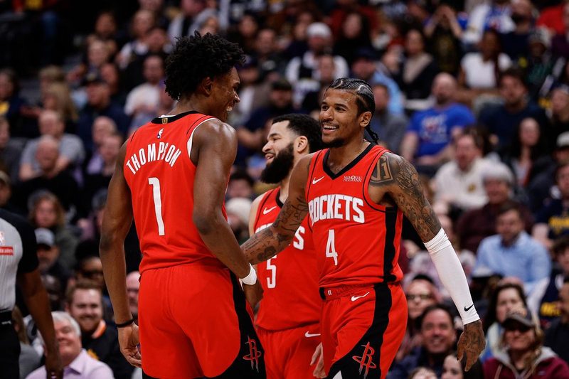 Rockets e Spurs riaprono le serie, Celtics travolgenti e pari tra Raptors e Cavaliers
