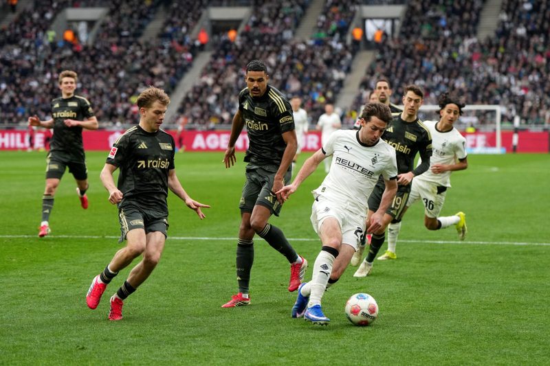 Borussia Mönchengladbach plant mögliche Neuausrichtung auf der rechten Seite