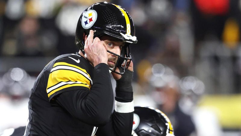 Steelers Secure Future with Rare Tag on QB Aaron Rodgers Amid Draft Drama