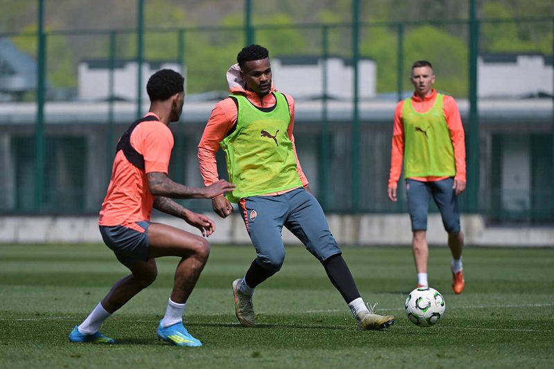 Shakhtar Donetsk e Crystal Palace se enfrentam em semifinal da Liga Conferência