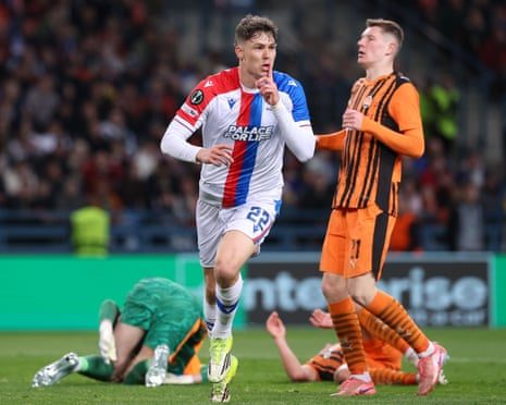 Crystal Palace Takes Control with Strand Larsen's Brace Against Shakhtar Donetsk