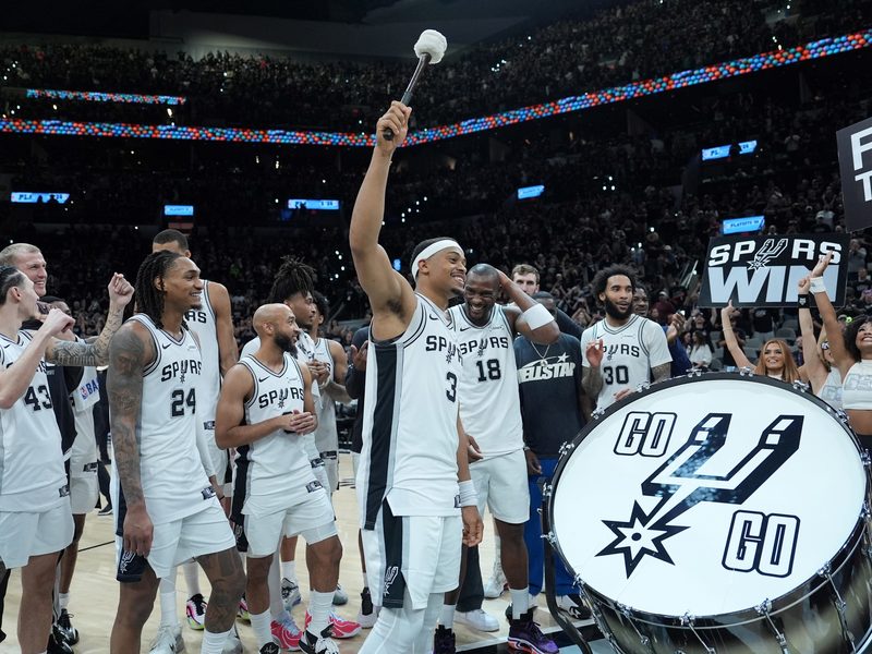 San Antonio Spurs regresa a playoffs y rompe una racha de casi una década
