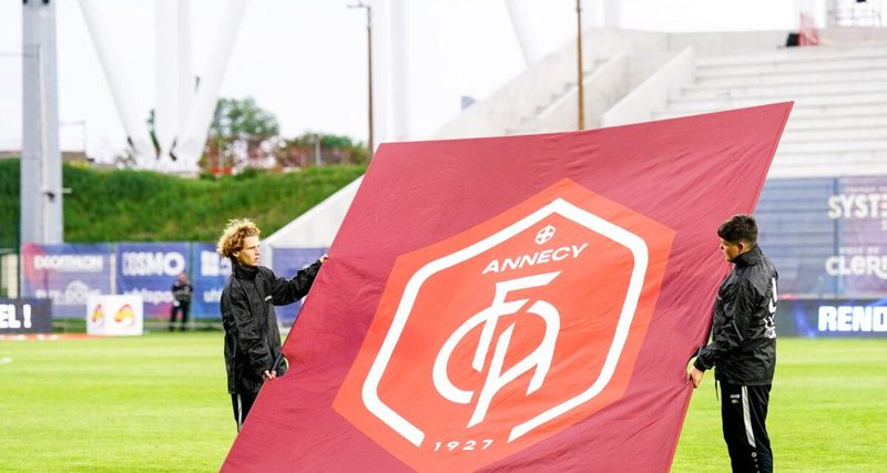 Le FC Annecy teste le défenseur Emmanuel Louisir du Racing Club de France