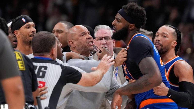 Los Knicks aplastan a los Hawks y una pelea roba el espectáculo en la NBA