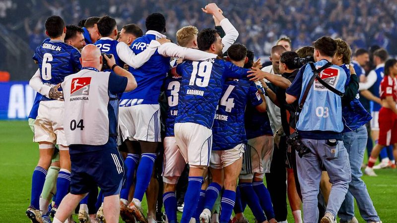 Schalke 04 feiert Rückkehr in die Bundesliga nach vier Jahren Abwesenheit