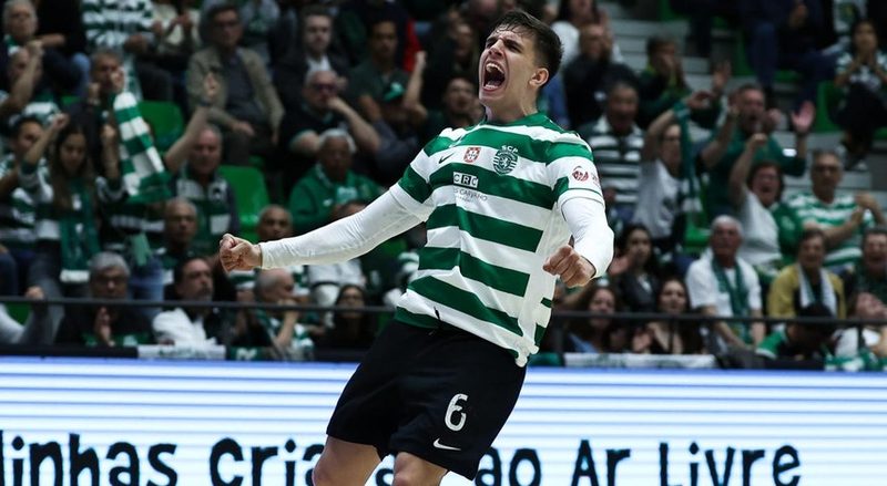 Sporting conquista terceiro título nacional de andebol e se aproxima do FC Porto