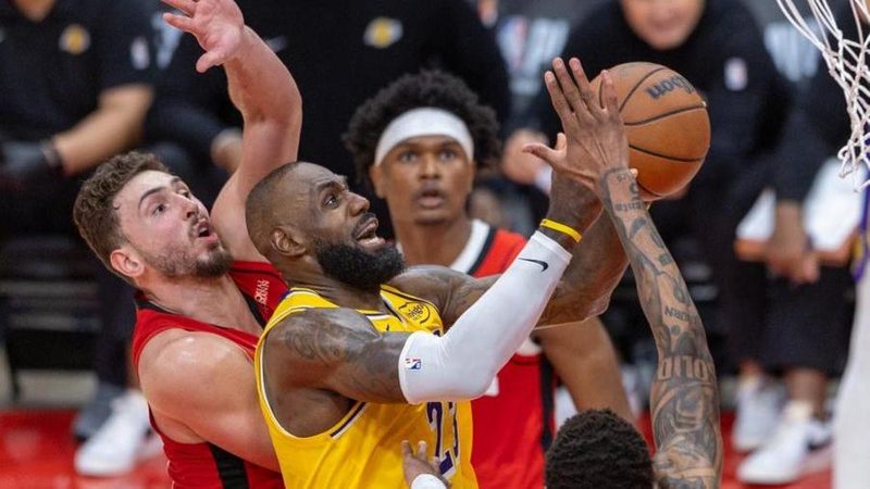 Los Lakers avanzan a semifinales tras vencer a los Rockets en un emocionante duelo