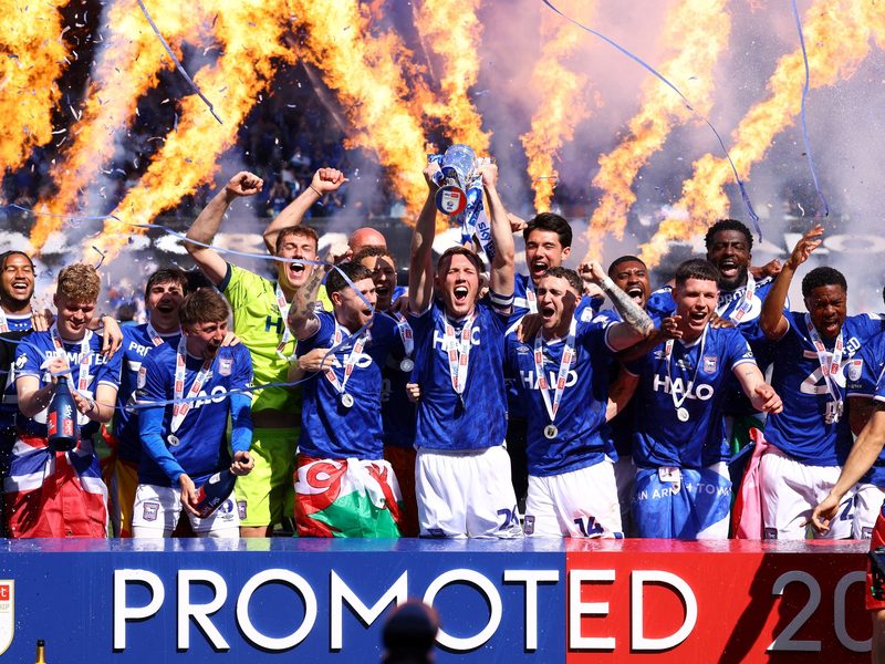 Ipswich Town asegura su regreso a la Premier League tras una victoria contundente
