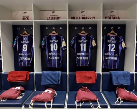 Bordeaux-Bègles Faces Bath in Thrilling Champions Cup Semi-Final Showdown