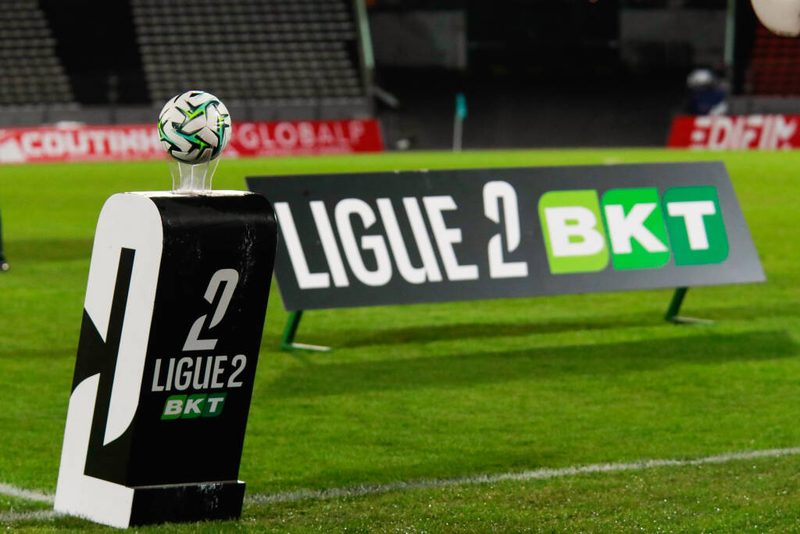 Ligue 2 : Le Mans, Saint-Etienne et le Red Star en quête de la 2e place