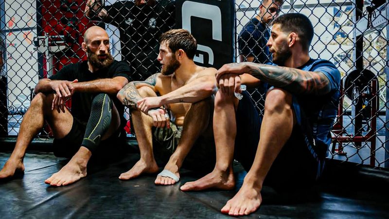Ilia Topuria se prepara para su defensa ante Gaethje con el análisis de su hermano Aleksandre