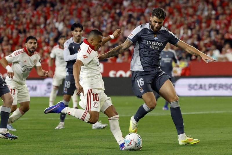 Sevilla Climbs Out of Relegation Zone with Narrow Win Over Real Sociedad