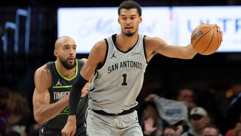 Knicks Surge in 2026 NBA Playoffs as Thunder Remain Favorites Amid Surprising Shifts