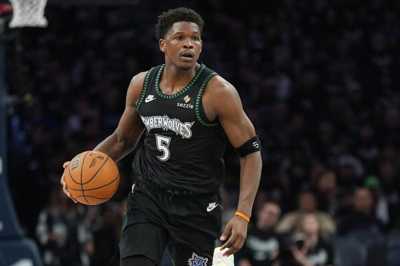 I Knicks dominano i 76ers, i Timberwolves sorprendono gli Spurs: risultati NBA del 5 maggio