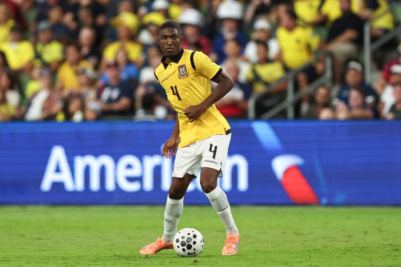 Chelsea zeigt Interesse an Joel Ordonez: Abwehrtalent aus Belgien im Fokus
