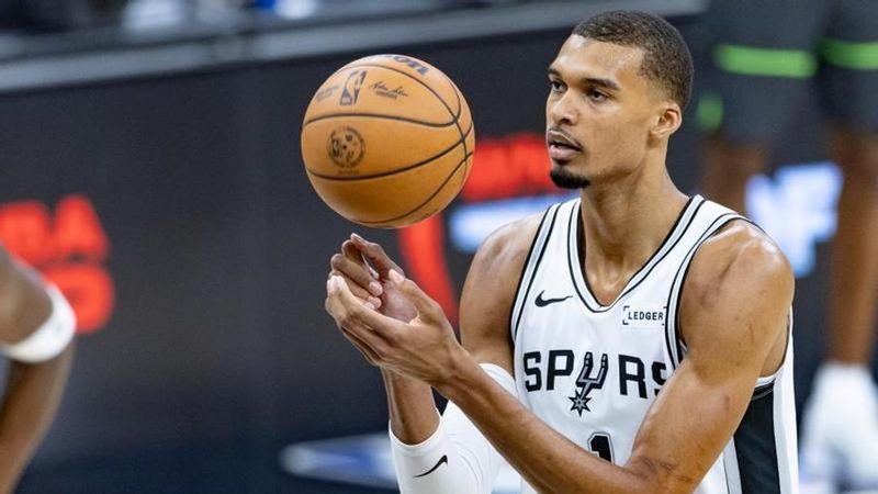 Wembanyama brilla y Spurs igualan la serie ante Timberwolves