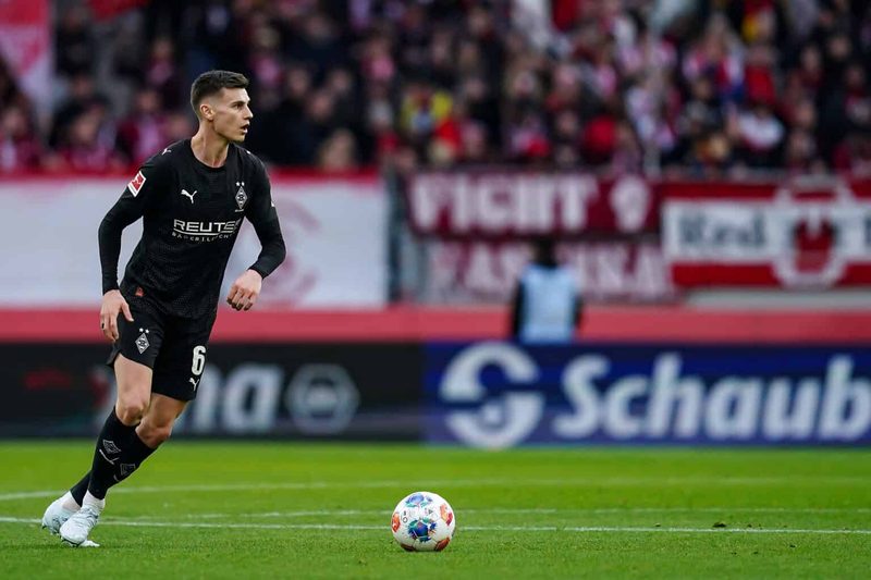 SC Freiburg plant Rückkehr von Gladbachs Yannik Engelhardt im Sommer