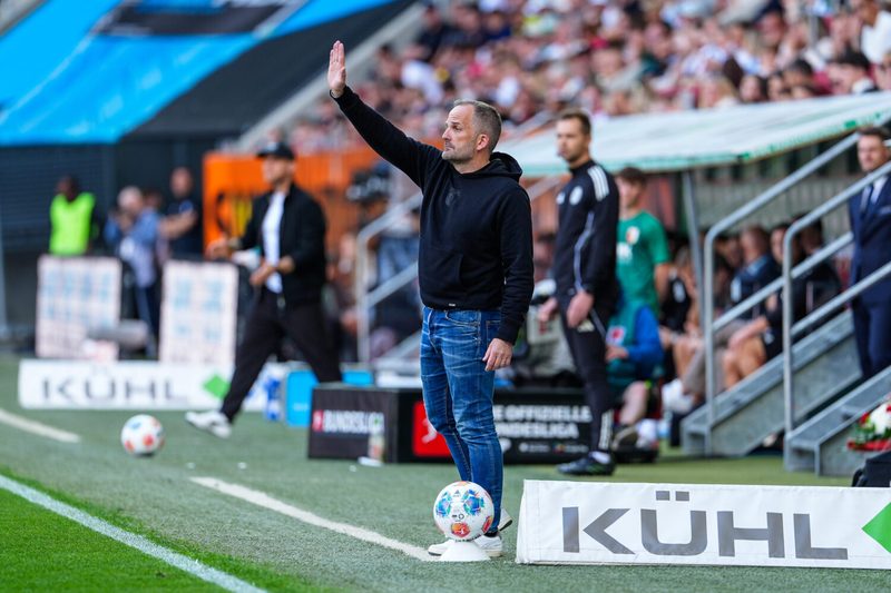 FC Augsburg träumt nach Sieg gegen Gladbach weiter von Europa und Baum bleibt Trainer