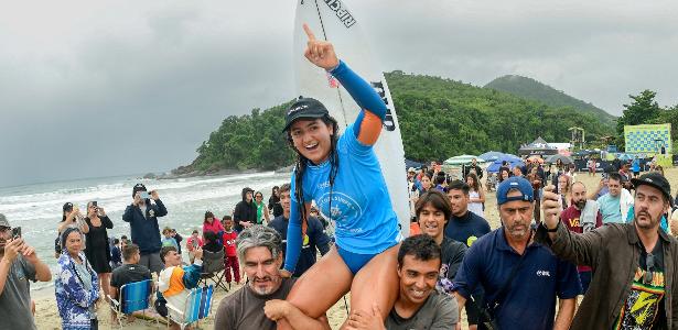 Sophia Medina brilha em nova fase e busca seu espaço no surfe mundial