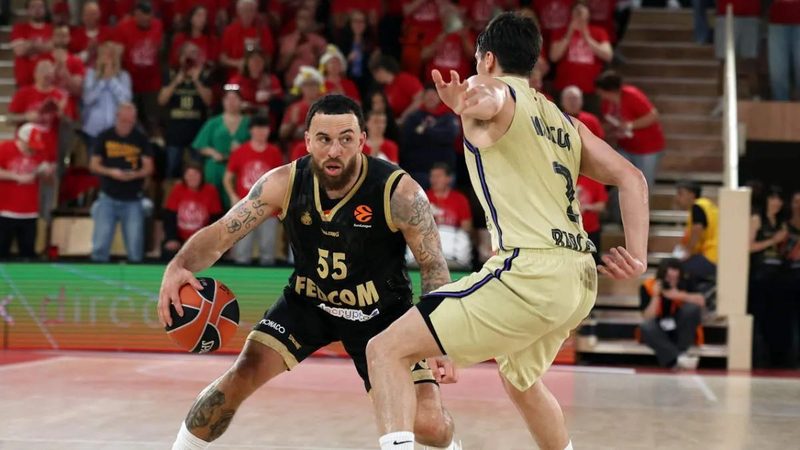 Crisis en el Mónaco: Solo cinco jugadores profesionales en derrota ante París Basket