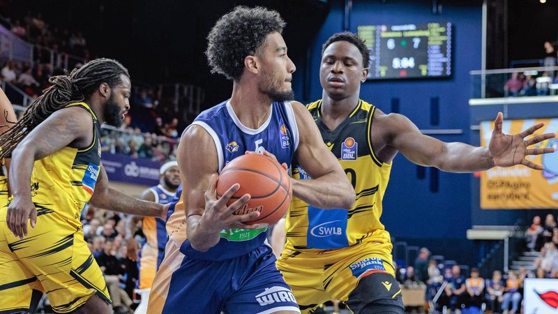 Seawolves halten Play-off-Hoffnungen dank D'Shawn Schwartz gegen starke Gäste