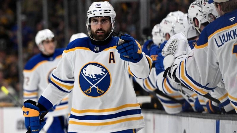 Montreal Canadiens Aim for Third Straight Win Against Buffalo Sabres in Playoffs