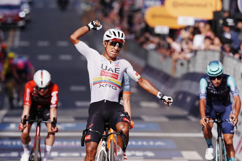 Narvaez conquista Cosenza, Ciccone è il nuovo leader del Giro d'Italia 2026