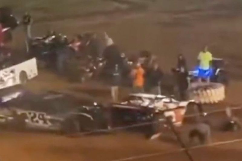 Piloto é preso após incidente em corrida e atropela mecânicos durante confronto