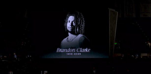 San Antonio Spurs e Minnesota Timberwolves prestam homenagens a Brandon Clarke e Jason Collins