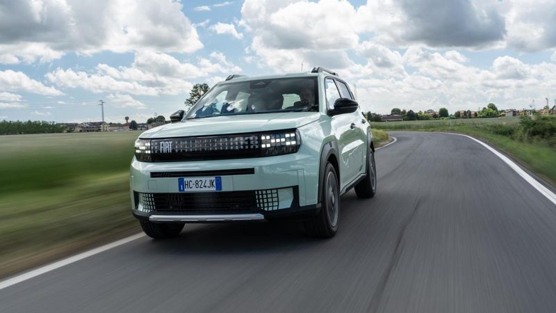 La Fiat Grande Panda Turbo 100 conquista con piacere di guida e risparmio