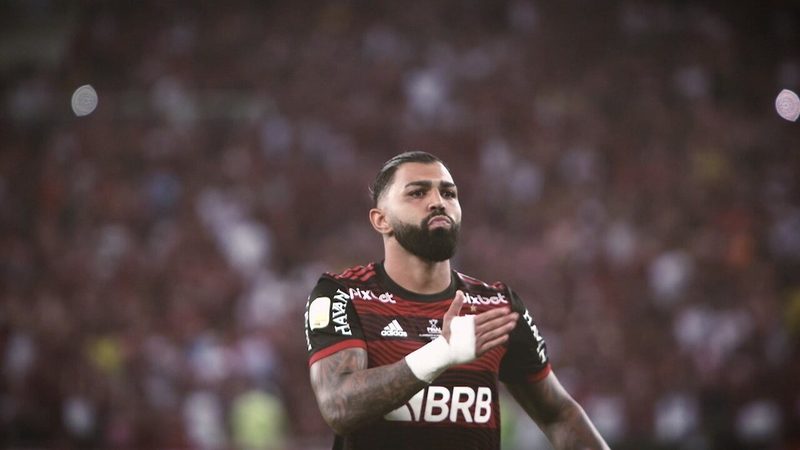 Rodinei revela como superou a fama de 'resenha' e se tornou ídolo no Olympiacos