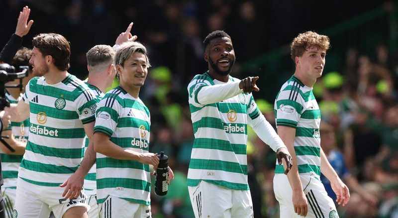 Celtic garante vitória dramática e título escocês em confronto decisivo com Hearts