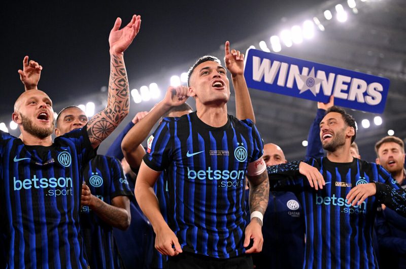 Milano si prepara a festeggiare il doblete dell'Inter con oltre 300 mila tifosi
