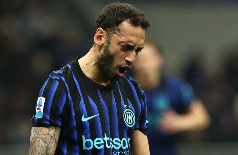Inter, Calhanoglu non convocato per la sfida con l'Hellas Verona