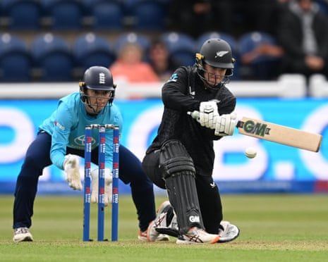 New Zealand Clinches Rain-Impacted ODI Final Against England to Equal Series