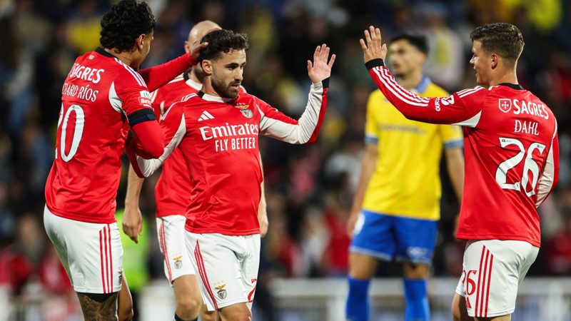 Benfica cierra la liga invicto pero se despide de la Champions League