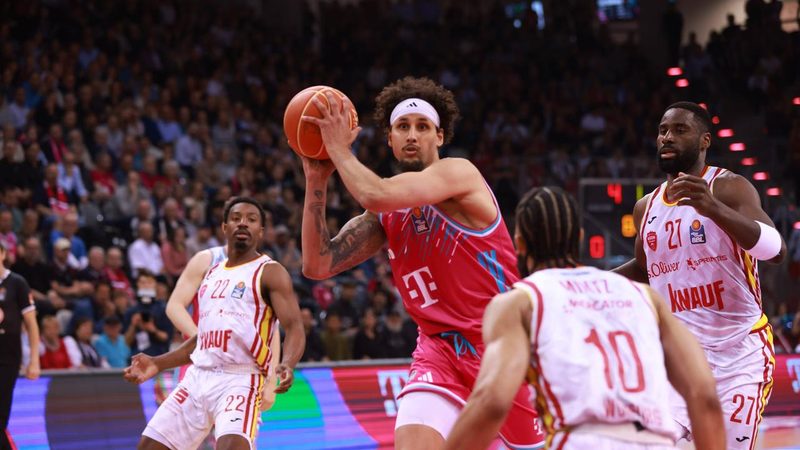 Telekom Baskets Bonn feiern Heimsieg und gleichen Serie gegen Würzburg aus