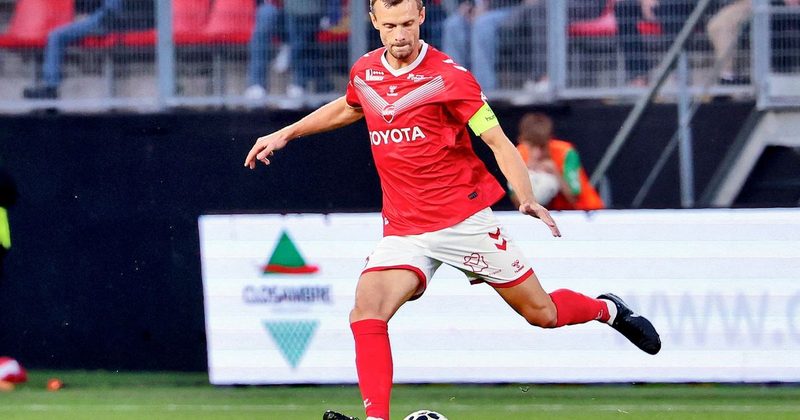 Romain Thomas, ancien capitaine du SM Caen, se prépare à l'après-carrière