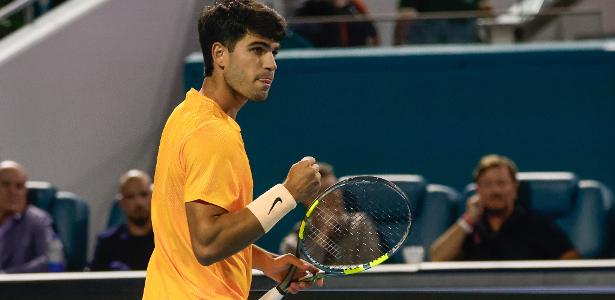 Carlos Alcaraz desiste de Wimbledon e Queen's devido a lesão no punho direito
