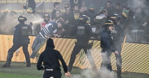 La LFP ouvre une instruction après l'envahissement du terrain par les supporters du FC Nantes